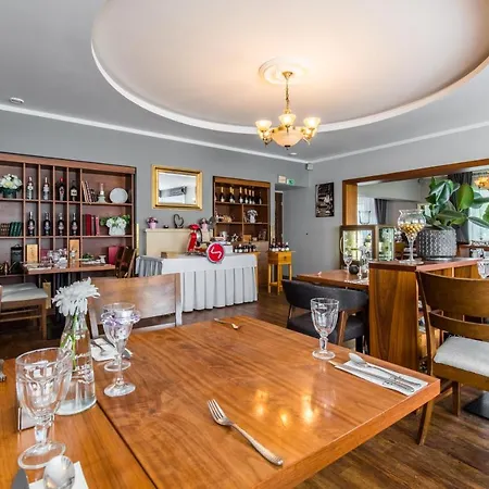 Cartellone Hotel