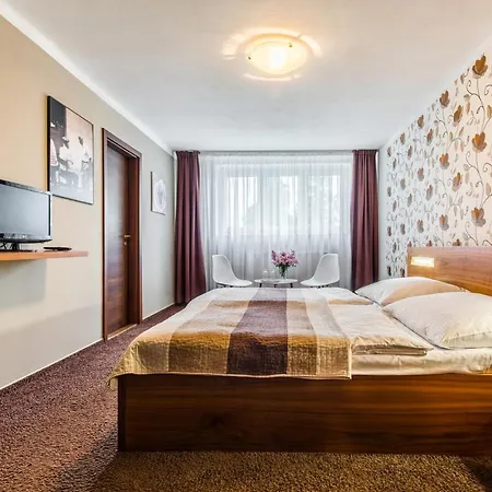 Hotel Cartellone Pardubice